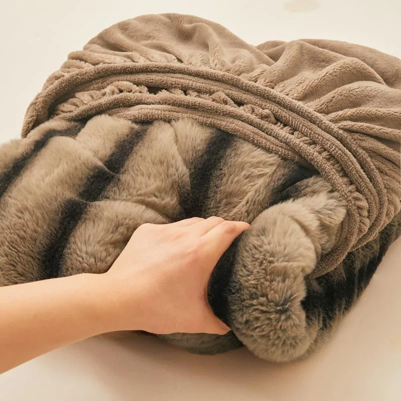 New Thickened Imitation Rabbit Fur Fitted Sheet with All Around Elastic Bands Winter Warm Bed Linen Plush Soft Mattress Cover